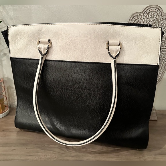 🖤 Kate Spade New York Large Tote – Black & White 🤍 - Picture 2 of 5
